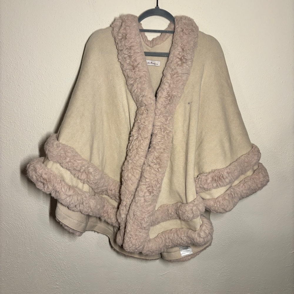 Elegant Cream Faux Fur Trim Sweater